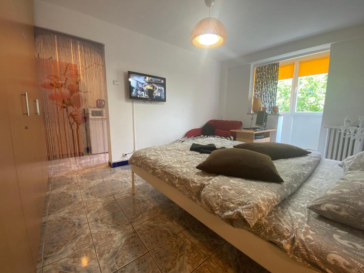 Piata Resita Host Appartement Boekarest Buitenkant foto